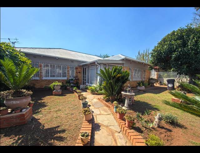 3 BEDROOM HOUSE FOR SALE IN REWLATCH